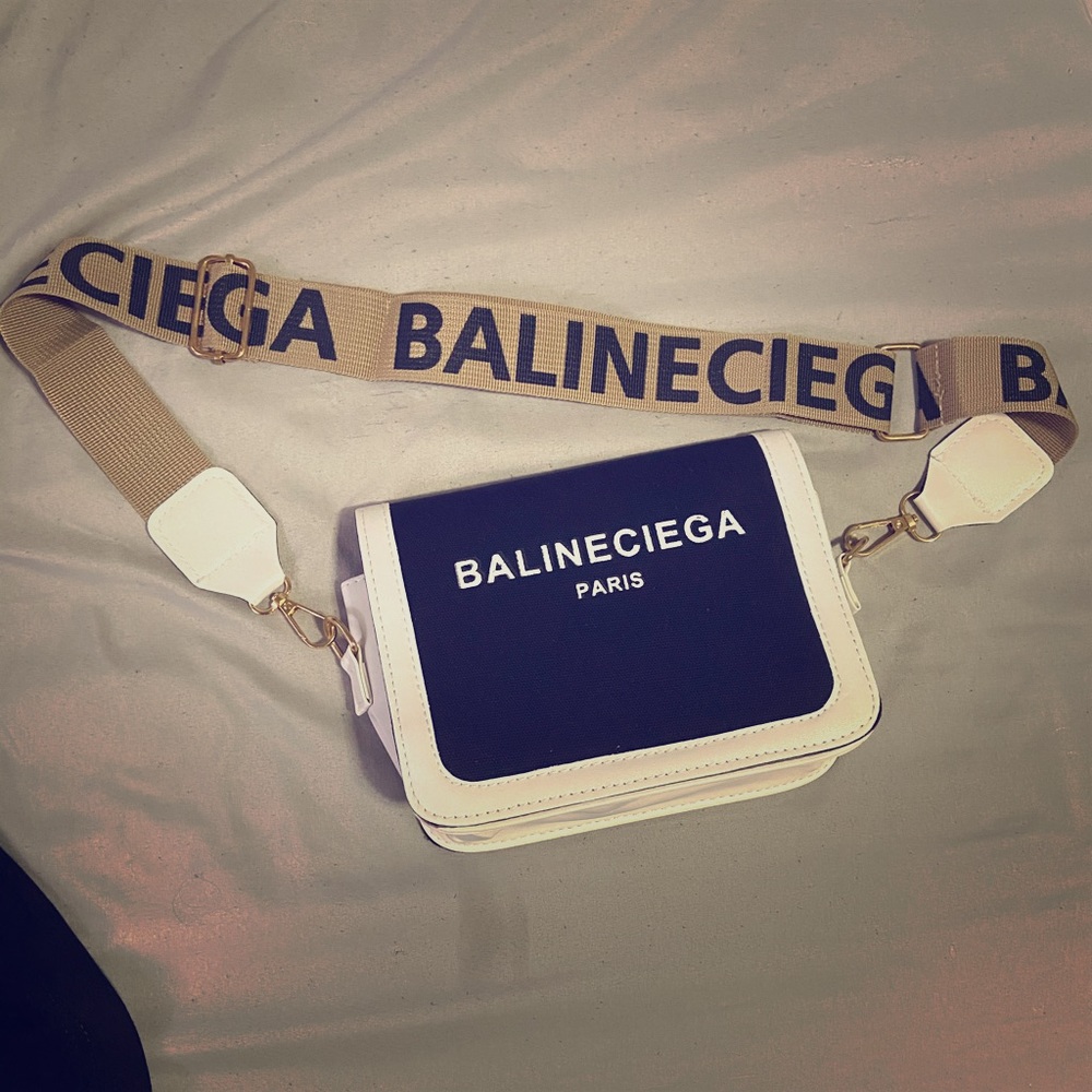 Crossbody bag